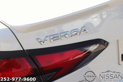 2025 Nissan Versa SR CVT