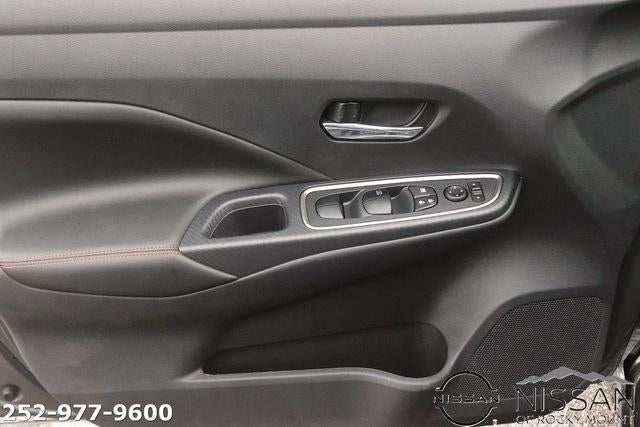 2025 Nissan Versa SR CVT