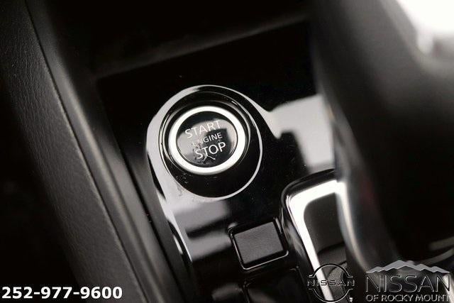 2025 Nissan Versa SR CVT