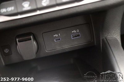 2025 Nissan Versa SR CVT