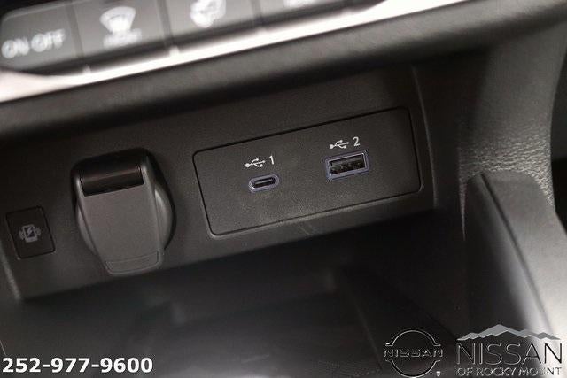 2025 Nissan Versa SR CVT