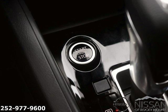 2025 Nissan Versa SR CVT