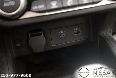 2025 Nissan Versa SR CVT