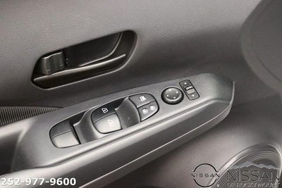 2025 Nissan Kicks Play S FWD