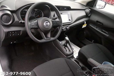 2025 Nissan Kicks Play S FWD