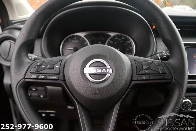 2025 Nissan Kicks Play S FWD