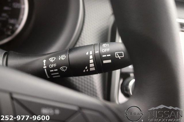 2025 Nissan Kicks Play S FWD