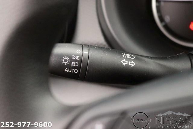 2025 Nissan Kicks Play S FWD