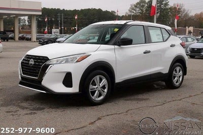 2025 Nissan Kicks Play S FWD