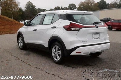 2025 Nissan Kicks Play S FWD