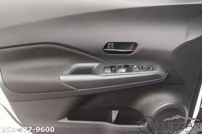 2025 Nissan Kicks Play S FWD