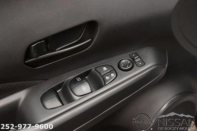 2025 Nissan Kicks Play S FWD