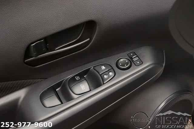 2025 Nissan Kicks Play S FWD