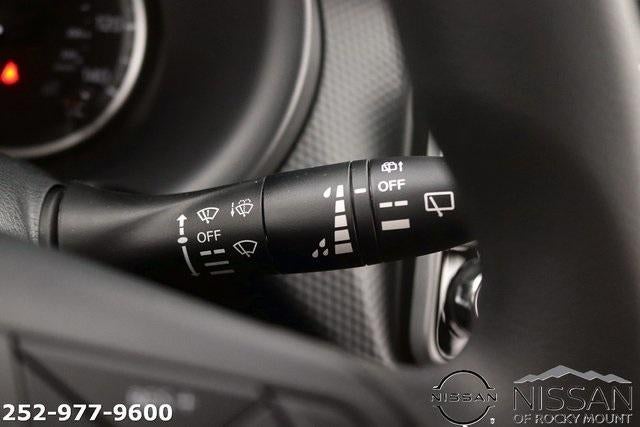 2025 Nissan Kicks Play S FWD