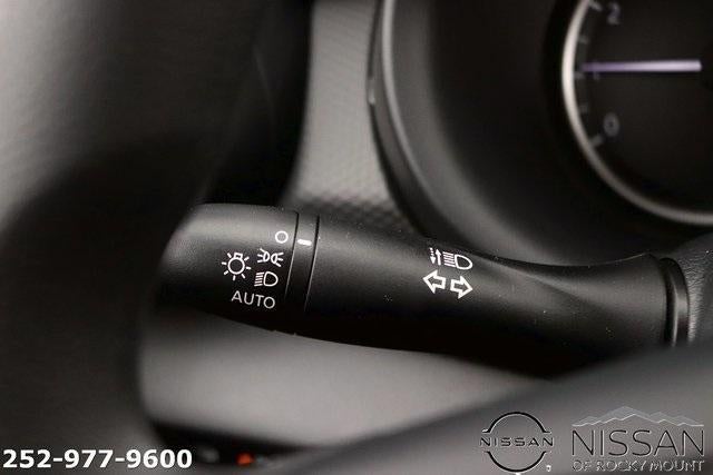 2025 Nissan Kicks Play S FWD