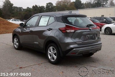 2025 Nissan Kicks Play S FWD