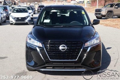 2025 Nissan Kicks Play S FWD
