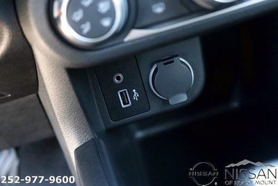 2025 Nissan Kicks Play S FWD