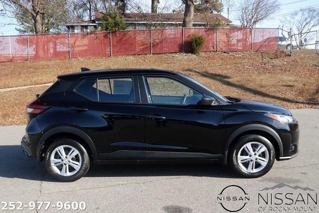 2025 Nissan Kicks Play S FWD