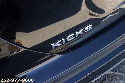 2025 Nissan Kicks Play S FWD