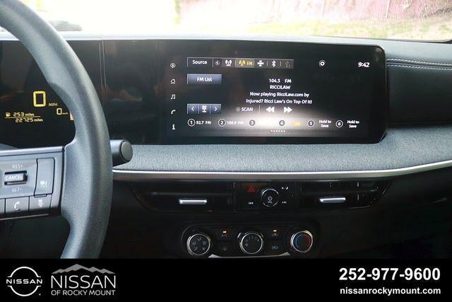 2025 Nissan Kicks SV FWD