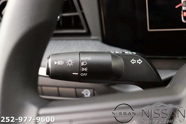 2025 Nissan Kicks SV FWD