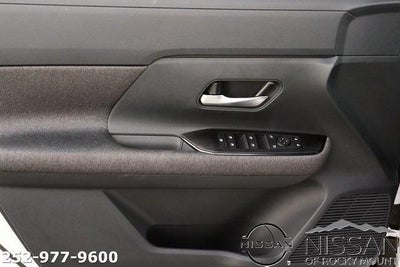 2025 Nissan Kicks SV FWD