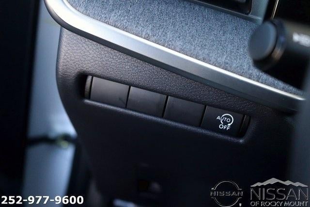 2025 Nissan Kicks SV FWD