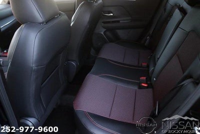 2025 Nissan Kicks SR FWD