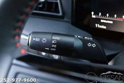 2025 Nissan Kicks SR FWD