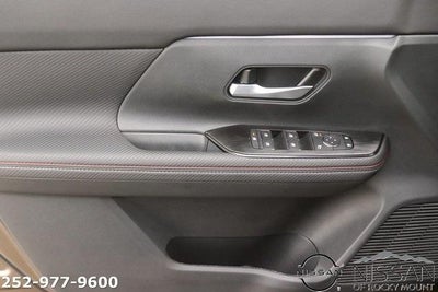 2026 Nissan Kicks SR FWD