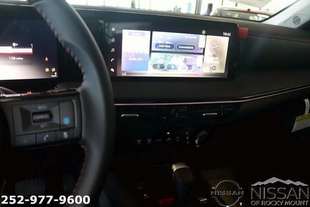 2025 Nissan Kicks SR FWD