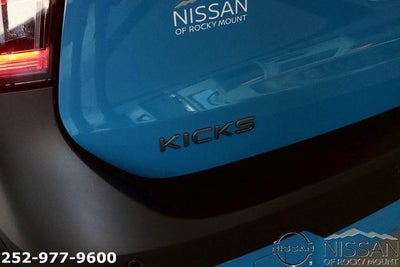 2025 Nissan Kicks SR FWD