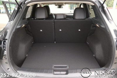 2025 Nissan Kicks SR FWD