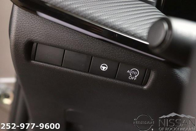 2025 Nissan Kicks SR FWD