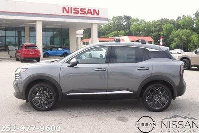 2025 Nissan Kicks SR FWD