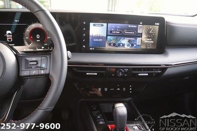 2025 Nissan Kicks SR FWD