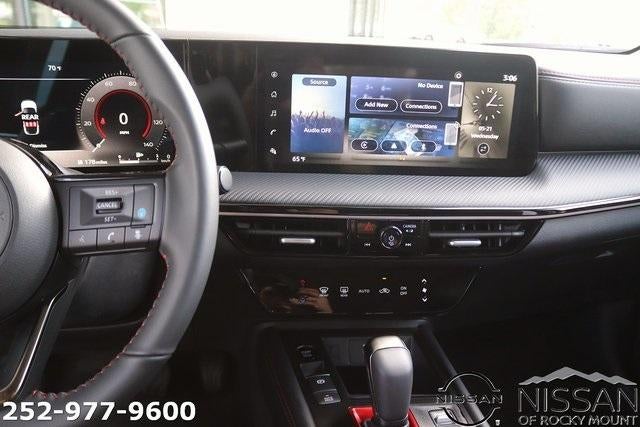 2025 Nissan Kicks SR FWD