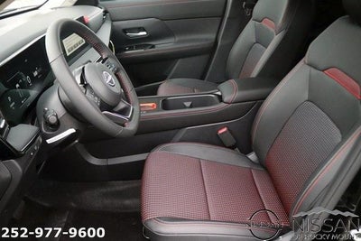 2025 Nissan Kicks SR FWD