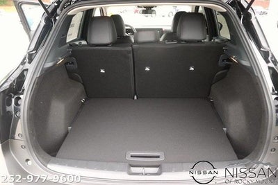 2025 Nissan Kicks SR FWD