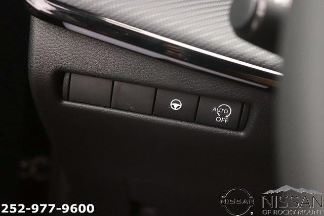 2025 Nissan Kicks SR FWD