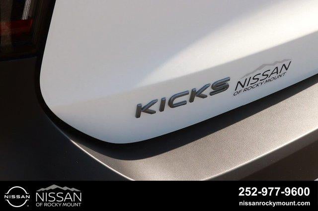 2027 Nissan Kicks SR FWD