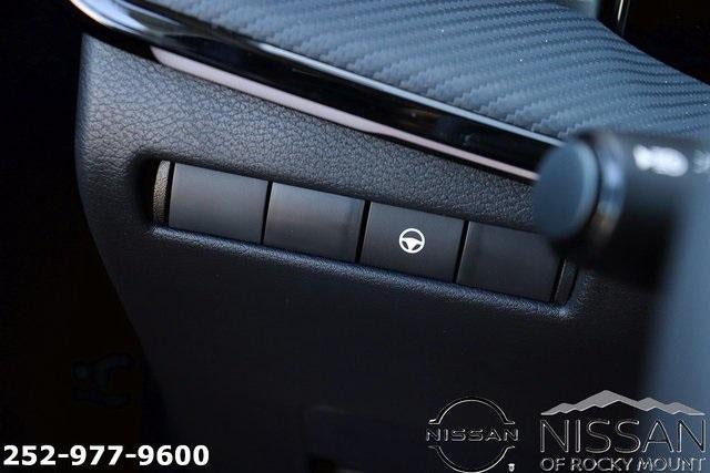 2025 Nissan Kicks SR AWD