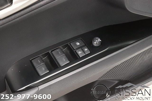 2025 Toyota Camry LE (SE)