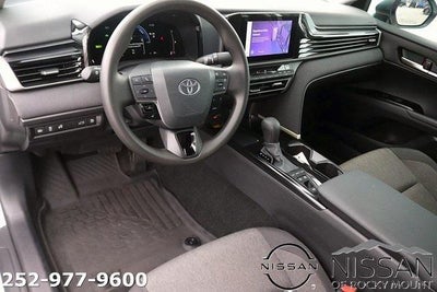 2025 Toyota Camry LE (SE)