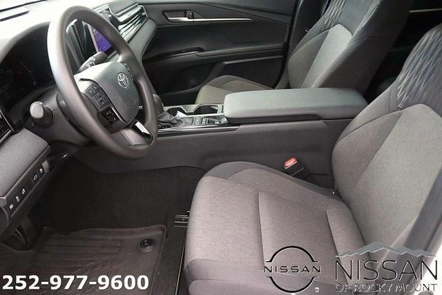 2025 Toyota Camry LE (SE)