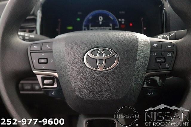 2025 Toyota Camry LE (SE)