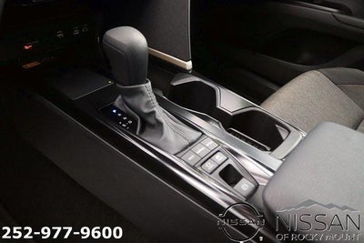 2025 Toyota Camry LE (SE)