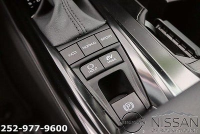 2025 Toyota Camry LE (SE)