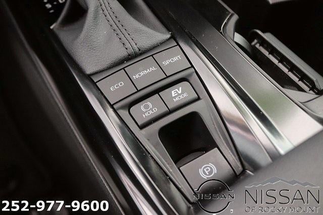 2025 Toyota Camry LE (SE)